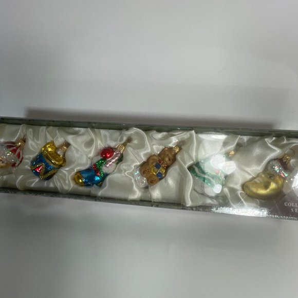 Collectors Series 489544- Mini Glass Hand-Painted European Figure Ornaments Set - Picture 3 of 7